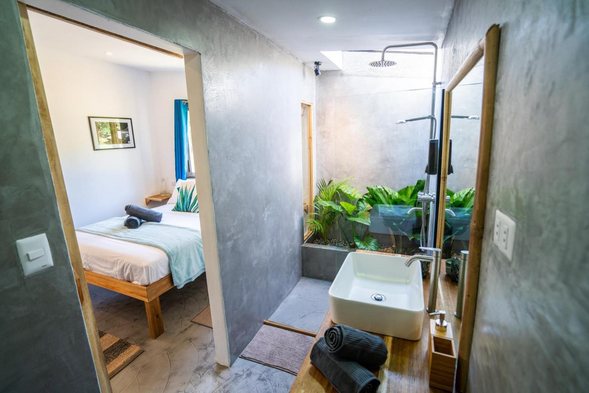 Palayan Villa - El Nido - Private Pool And 2 Buggy Cars Free เอลนิโด ภายนอก รูปภาพ